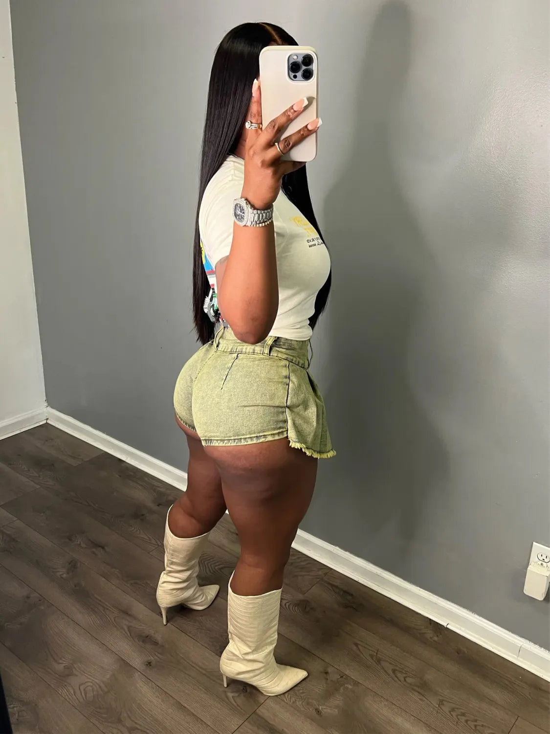 Women's Vintage Wash Stretch Denim Shorts